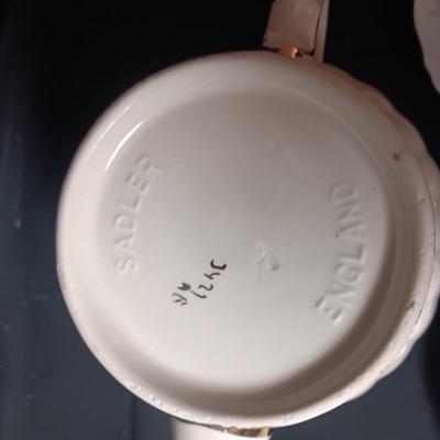 CHINA TEAPOT AND 4 CUPS & SAUCERS