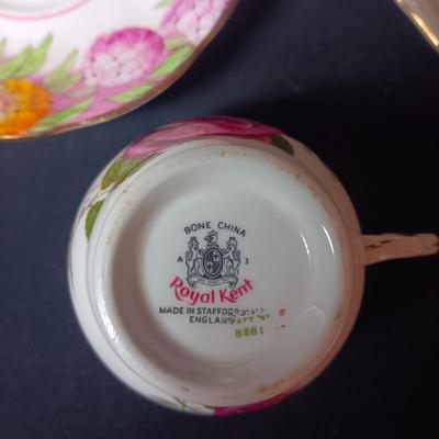 CHINA TEAPOT AND 4 CUPS & SAUCERS