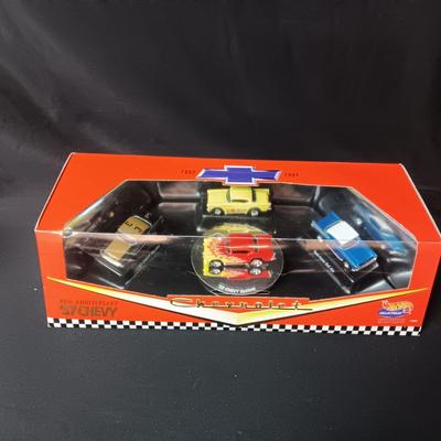 NEW HOT WHEELS COLLECTIBLE 1957 - 1997 CARS
