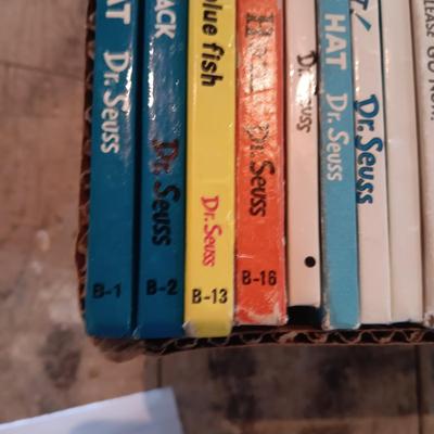 A GREAT COLLECTION OF DR SEUSS BOOKS