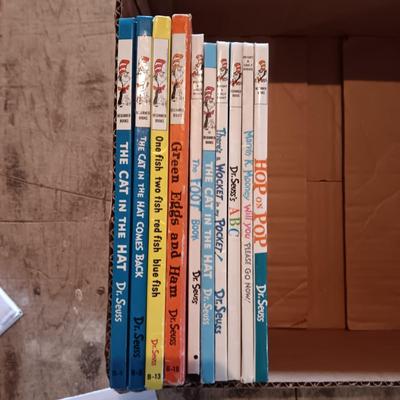 A GREAT COLLECTION OF DR SEUSS BOOKS