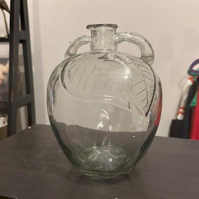 Glass leaf vase with handles