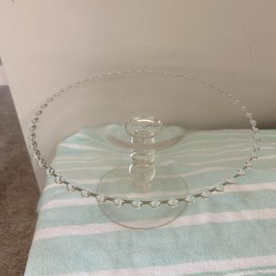 Glass scallop edge cake tray