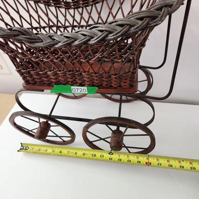 Vintage Victorian Baby Doll Carriage