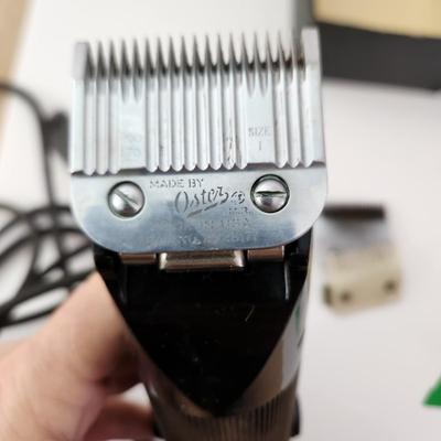 Vintage Oster Electric Clipper Model 76 W attachments original box