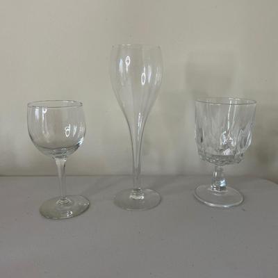 Lot of Glassware