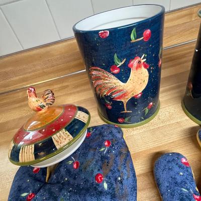 Cool Rooster/ chicken set