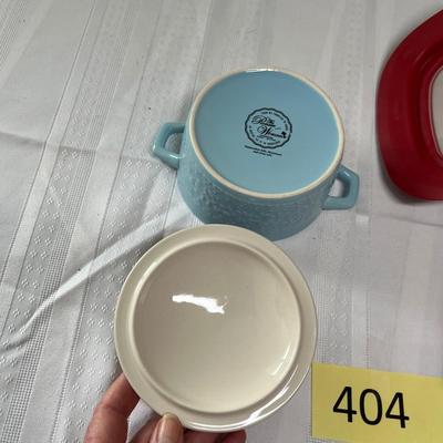 Kitchen storage containers