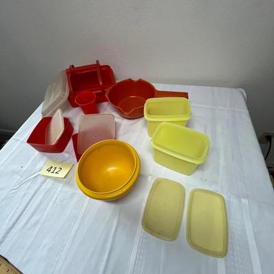 Tupperware lot