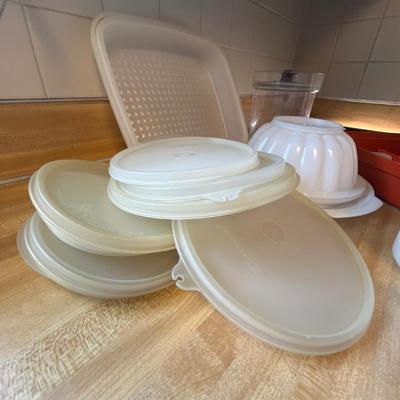 Vintage tupperware items