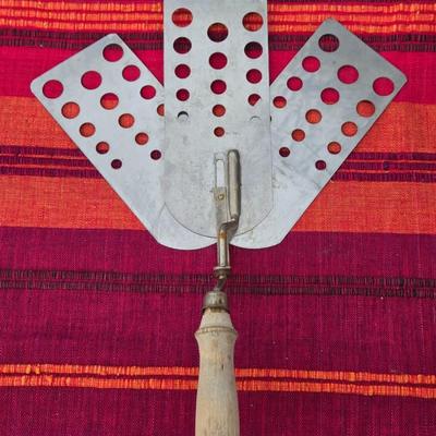 Vintage Triple Expandable Spatula