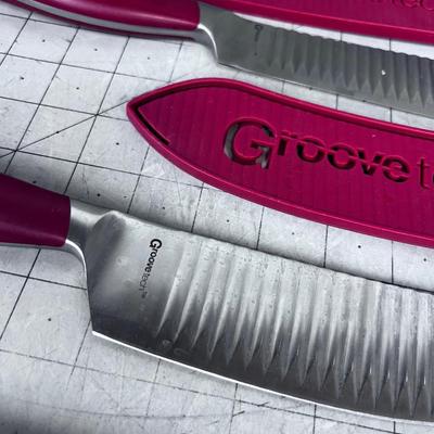 Red Handled GrooveTec Knives (3) 