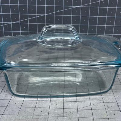 PYREX Covered Baking Dish Like New 