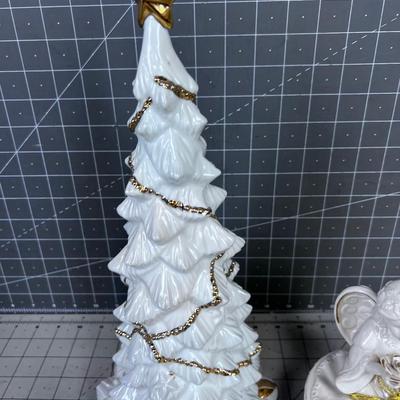 Angle Box that opens & Christmas Tree 