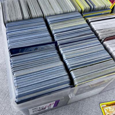 Tub of PokÃ©mon and other Cards
