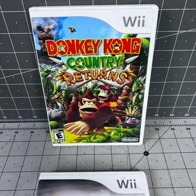 2 Wii Donkey King and Rampage Total Destruction. 