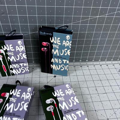 4 Pair of Skull Candy Head Phone, 