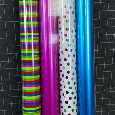 Nice NEW Reversable Gift WRAP