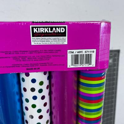 Nice NEW Reversable Gift WRAP