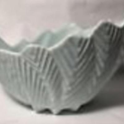 SHAWNEE POTTERY FEATHER BOWL 1702 mcm