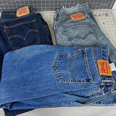 3 Pairs of Levi's 