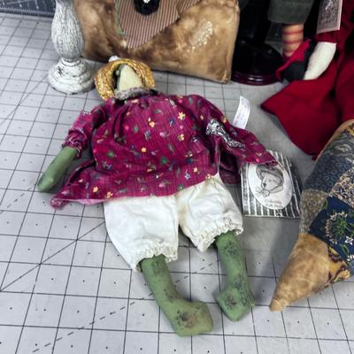 Primitive Hand Crafted Dolls, (6)