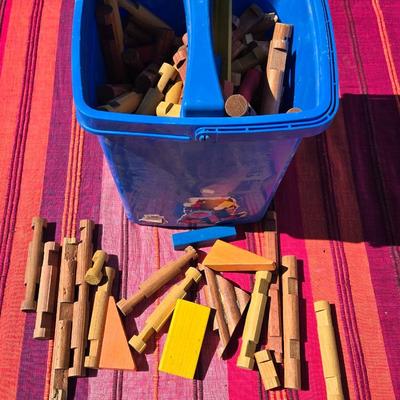 Container of Lincoln Logs & Blocks