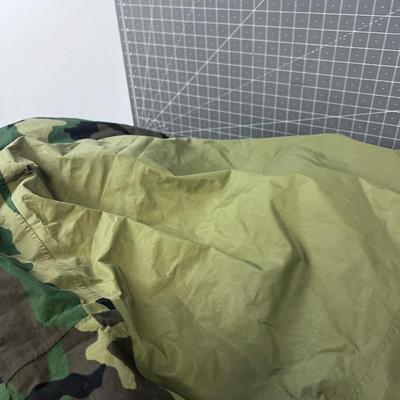 US ARMY Sleeping Bag, with Outer Shell and Summer Weight bag.