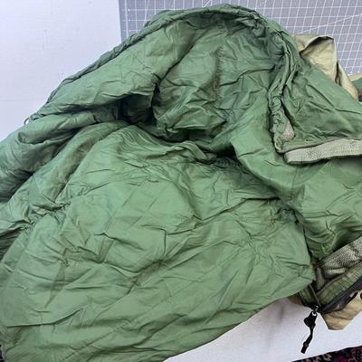 US ARMY Sleeping Bag, with Outer Shell and Summer Weight bag.