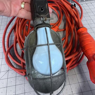 2 Drop Lights with Cords