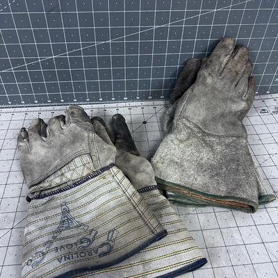 2 Pair of Welding Gloves 