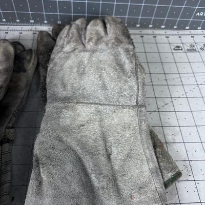 2 Pair of Welding Gloves 