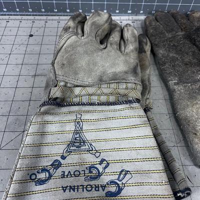 2 Pair of Welding Gloves 