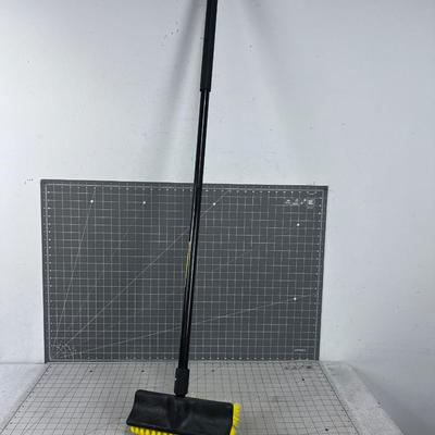 Bi-Level Scrub Brush 