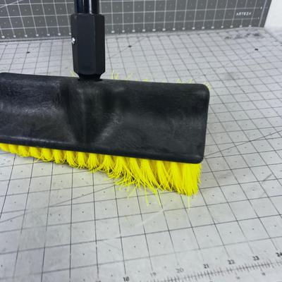 Bi-Level Scrub Brush 