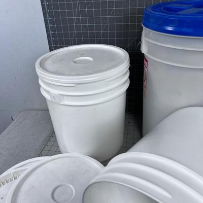 Buckets and Lids 