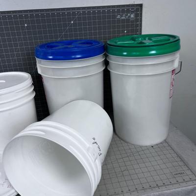 Buckets and Lids 