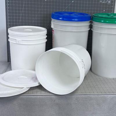 Buckets and Lids 