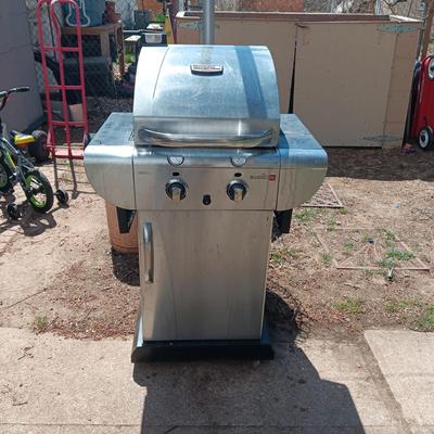 COMMERCIAL INFRARED CHAR-BROIL PROPANE GRILL
