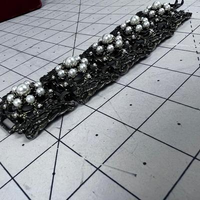 Awesome Chunky Bracelet with "Pearl" Beads 