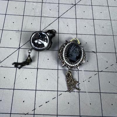 2 Pendant Watches