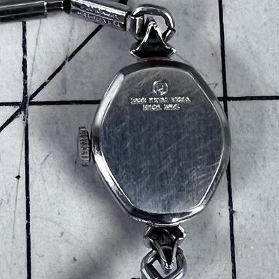 Waltham 17 Jewel Woman's Watch 