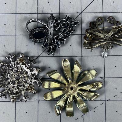 4 Vintage Pins 