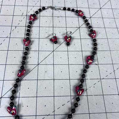 Set of Necklace and Earrings, With Hand Crafted Ceramic Beads of Birds. NEAT!!!