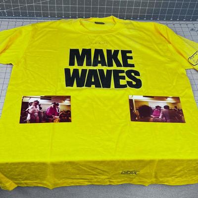 Signed CHRISTY BRINKLEY Yellow T-shirt and PHOTOS 