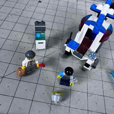 LEGO Juniors Set 10720 Police Helicopter and Bank ATM Robber