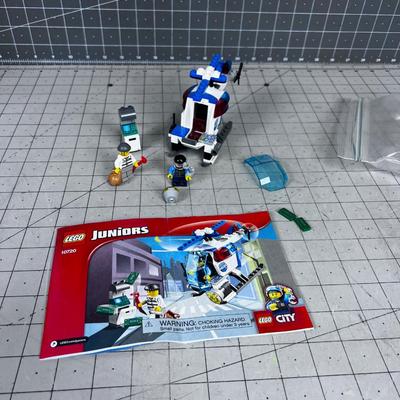LEGO Juniors Set 10720 Police Helicopter and Bank ATM Robber