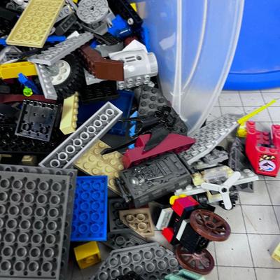 LEGO PILE - Good Vintage Stuff: Star Wars, Castle, Figures, Harry Potter Maybe? 