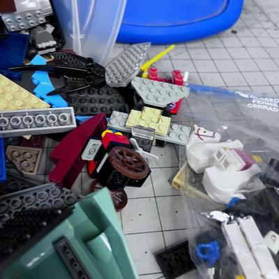 LEGO PILE - Good Vintage Stuff: Star Wars, Castle, Figures, Harry Potter Maybe? 