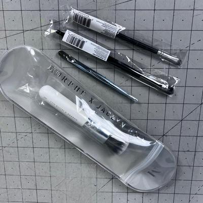 Morphe Makeup Brushes and a Set of Tweezer's
